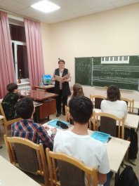 В ЧДМШ №1 им. С.М. Максимова прошли уроки-беседы к юбилею А.Е. Варламова для учеников старших классов