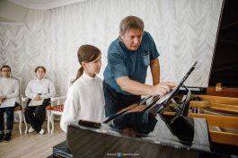 Заслуженный артист России Борис Березовский провел мастер-класс для юных чебоксарских пианистов.