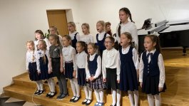 25 ноября 2022 года в стенах нашей музыкальной школы прошел концерт «Для тебя, мама!».