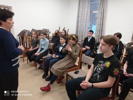 Преподаватели народных инструментов ЧДМШ №1 им. С.М. Максимова провели классные часы