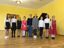 21 апреля в Большом зале музыкальной школы №1 им. С.М. Максимова состоялся концерт «Музыка в весенних красках»