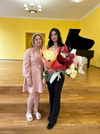29 апреля в МБУДО «ЧДМШ №1 им. С.М. Максимова» в Большом зале состоялся отчетный концерт преподавателя фортепиано, концертмейстера Бажиной Марии Владимировны.