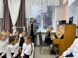 В МБДОУ «Детский сад №25» состоялся концерт учащихся ЧДМШ №1 им. С.М. Максимова посвященный Дню матери