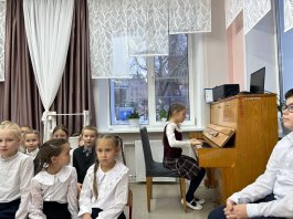 В МБДОУ «Детский сад №25» состоялся концерт учащихся ЧДМШ №1 им. С.М. Максимова посвященный Дню матери