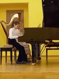 Состоялся концерт класса  Иваницкой Ольги Юрьевны «Сюрприз для дедушки Мороза» из цикла концертов «Играют все».