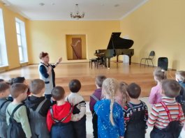 Экскурсия по музыкальной школе для воспитанников детского сада