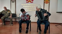 Сыграй, гармонь, для ветеранов войн!