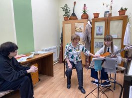 Студенты перенимают опыт преподавателей