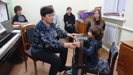 Студенты перенимают опыт преподавателей