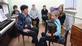 Студенты перенимают опыт преподавателей