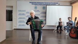 Юные музыканты поздравили медиков с Международным женским днем
