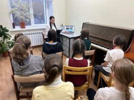 В Чебоксарской детской музыкальной школе №1 им. С.М. Максимова прошло мероприятие посвященное 100-летию со дня рождения Андрея Яковлевича Эшпая.