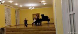 В ЧДМШ N1 им. Максимова состоялся праздничный концерт преподавателей Чебоксарской детской музыкальной школы №1 «Волшебство декабря».