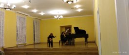В ЧДМШ N1 им. Максимова состоялся праздничный концерт преподавателей Чебоксарской детской музыкальной школы №1 «Волшебство декабря».