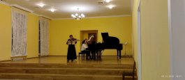 В ЧДМШ N1 им. Максимова состоялся праздничный концерт преподавателей Чебоксарской детской музыкальной школы №1 «Волшебство декабря».