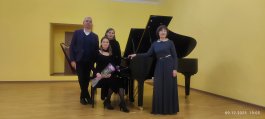 В ЧДМШ N1 им. Максимова состоялся праздничный концерт преподавателей Чебоксарской детской музыкальной школы №1 «Волшебство декабря».