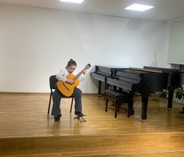 Преподаватель Муравьева К.С. провела классный концерт «С музыкой в новый год»