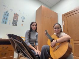 15 сентября прошел открытый урок Муравьевой Кристины Сергеевны на тему: «Разбор произведений в классе гитары»