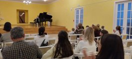«Незабываемые страницы»: концерт, посвящённый Дню учителя.